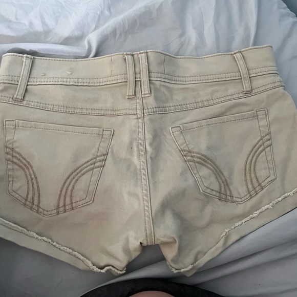 Hollister low rise cargo-khaki shorts (size 3, 26w) - Picture 4 of 4